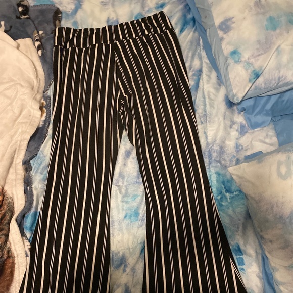 Black and white  pants - Picture 1 of 3